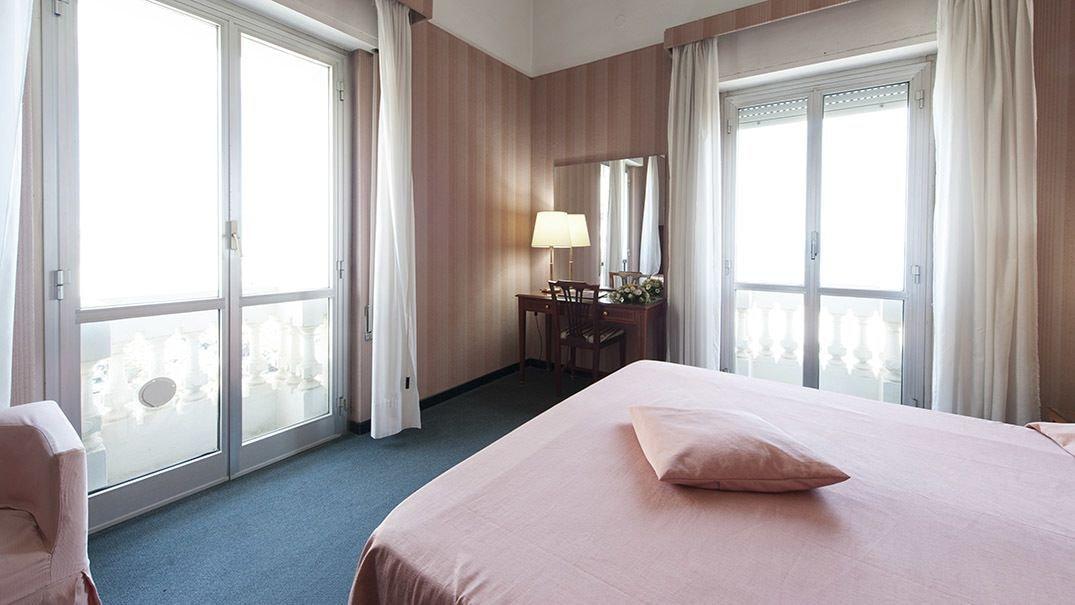 Hotel Esplanade Пескара Экстерьер фото